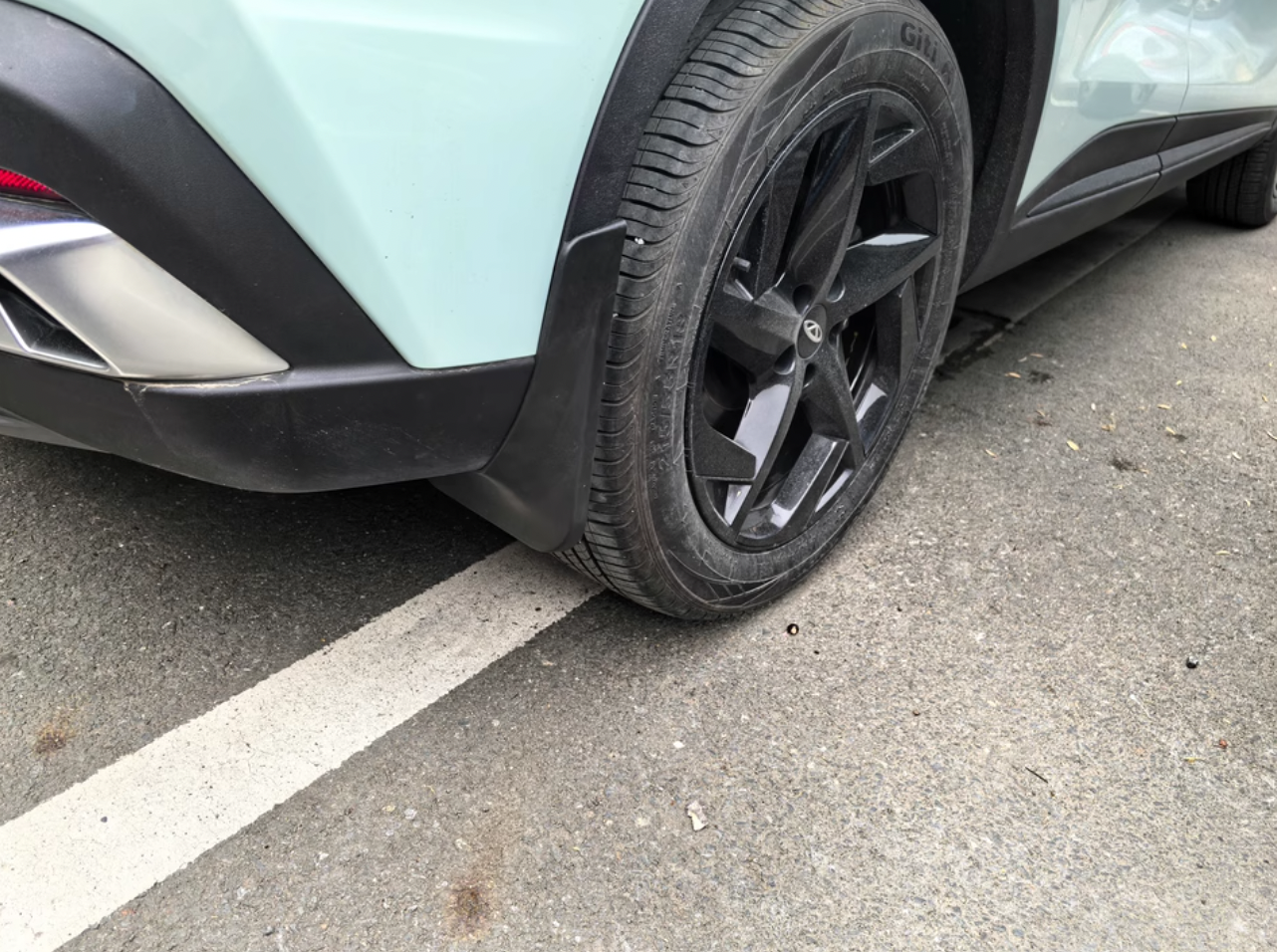 Xevaban.com ở 214 Giải Phóng là đơn vị chuyên cung cấp phụ kiện oto, đồ chơi oto, phụ kiện omoda c5, đồ chơi omoda c5, xevaban, 214 giải phóng, chắn bùn omoda c5, tấm chắn bùn omoda c5, miếng chắn bùn omoda c5.